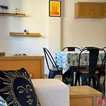 Cabaret House דירה