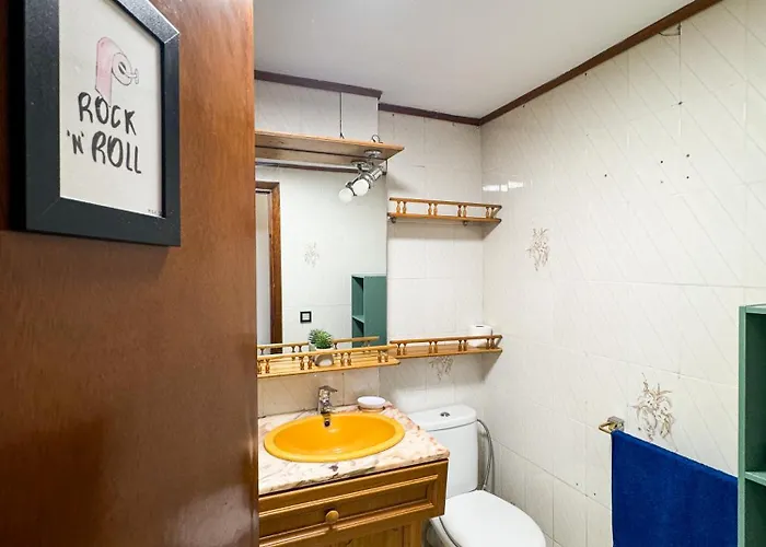 Cabaret House *